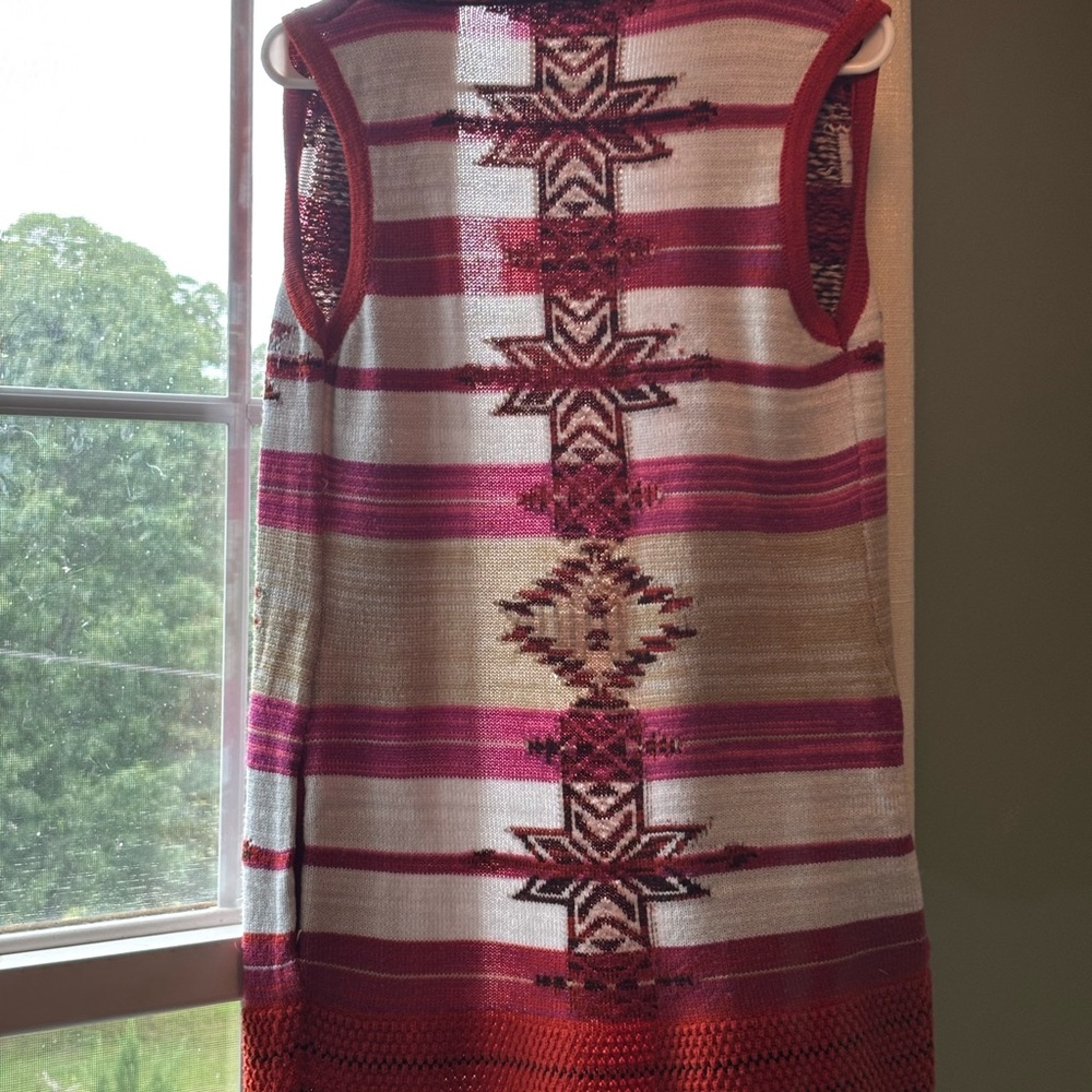 BCBGMaxAzria Orange and White Geometric Vest - Picture 4 of 5